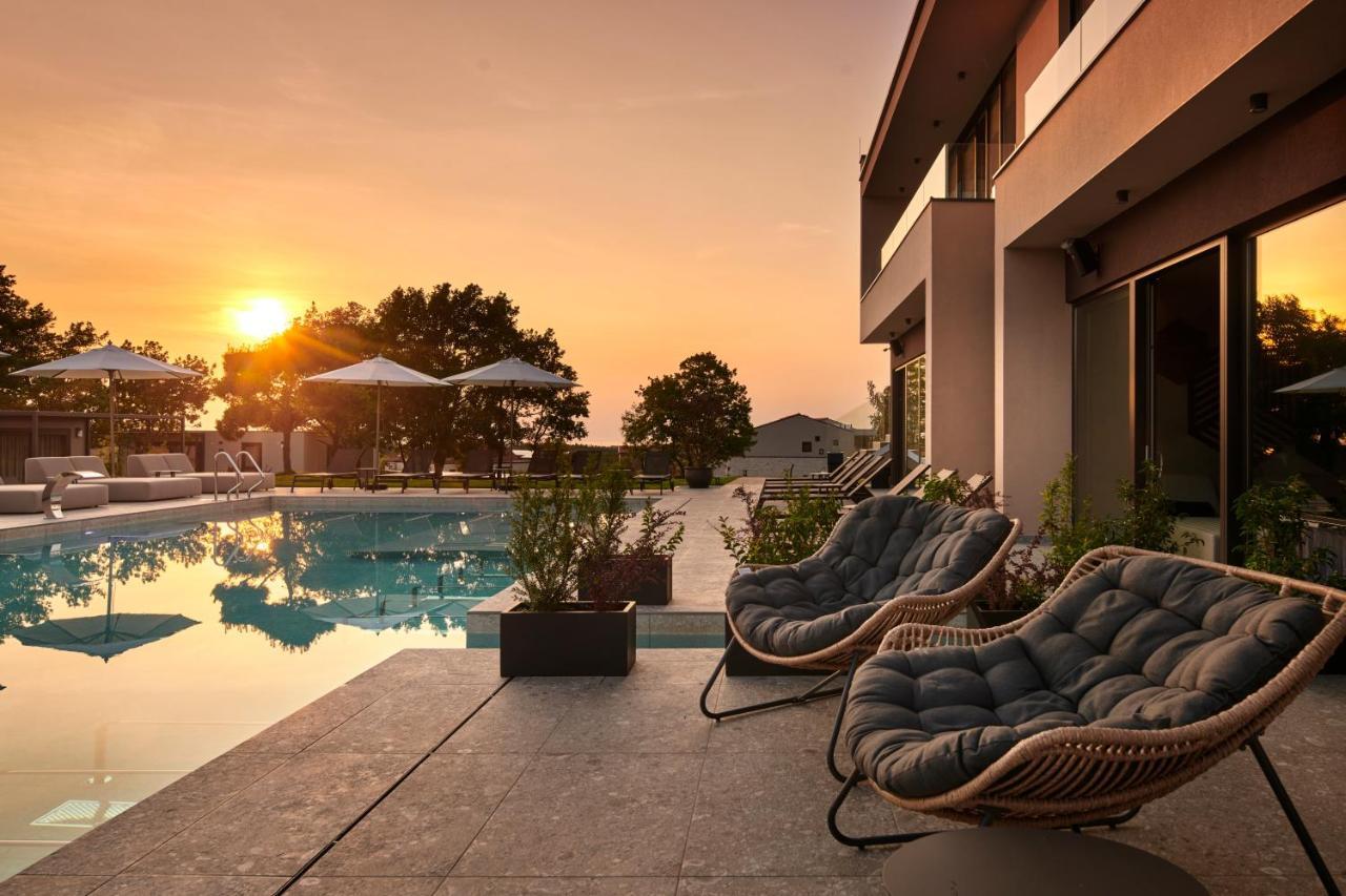 San Servolo Wellness Homes Buje Exterior foto
